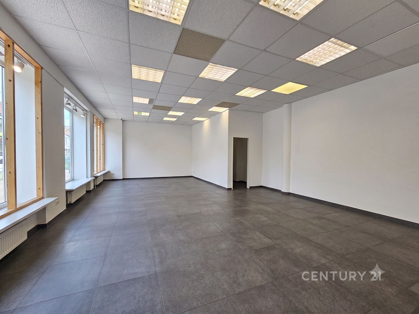 Pronájem obchodních prostor 72 m² — photo 3
