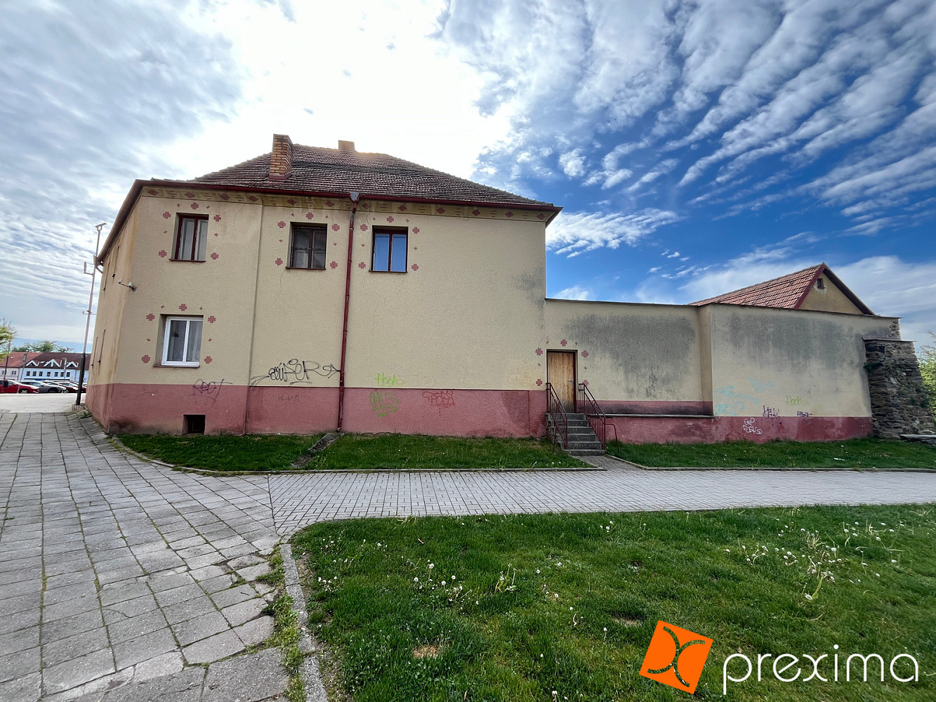 Prodej domu 221 m² s pozemkem 526 m² – fotografie 2
