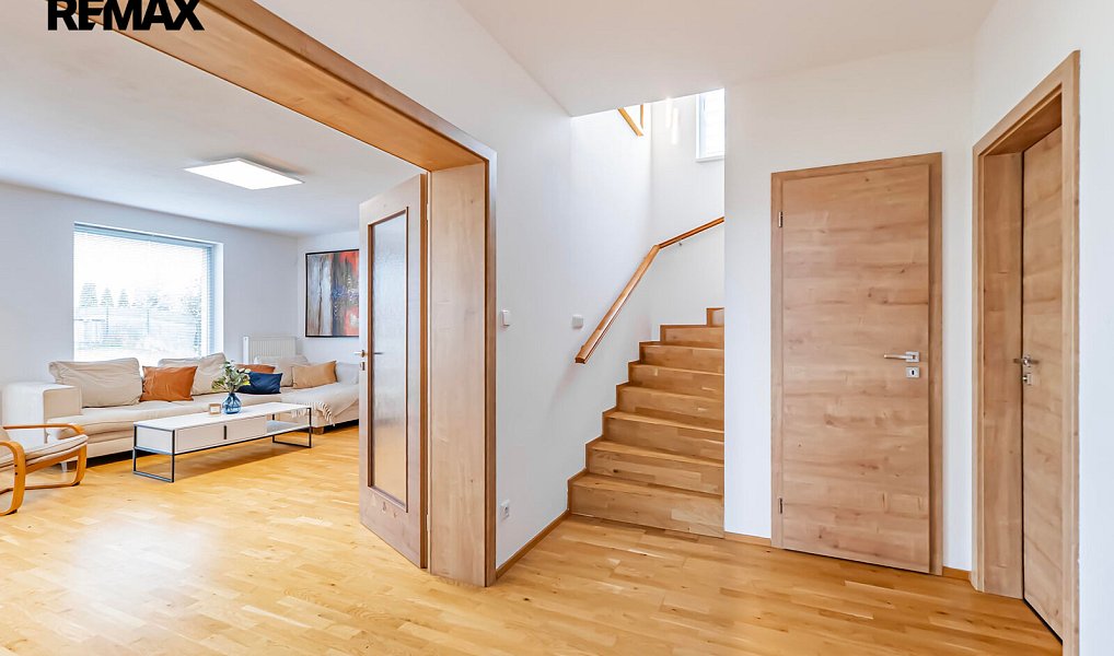 Prodej domu 180 m² s pozemkem 679 m², Veleň – náhled fotky 6