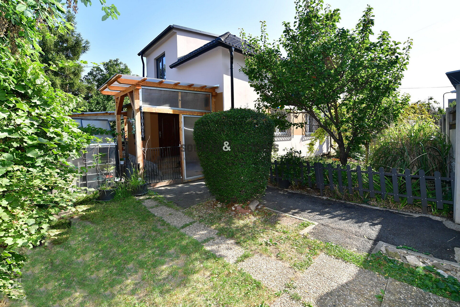 Prodej domu 160 m² s pozemkem 353 m² – fotografie 2