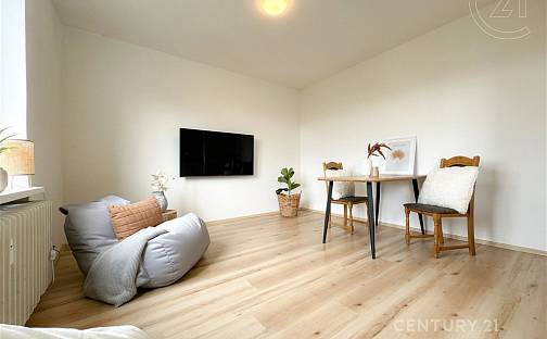 Prodej bytu 2+kk 54 m², Okružní, Ivančice, okres Brno-venkov