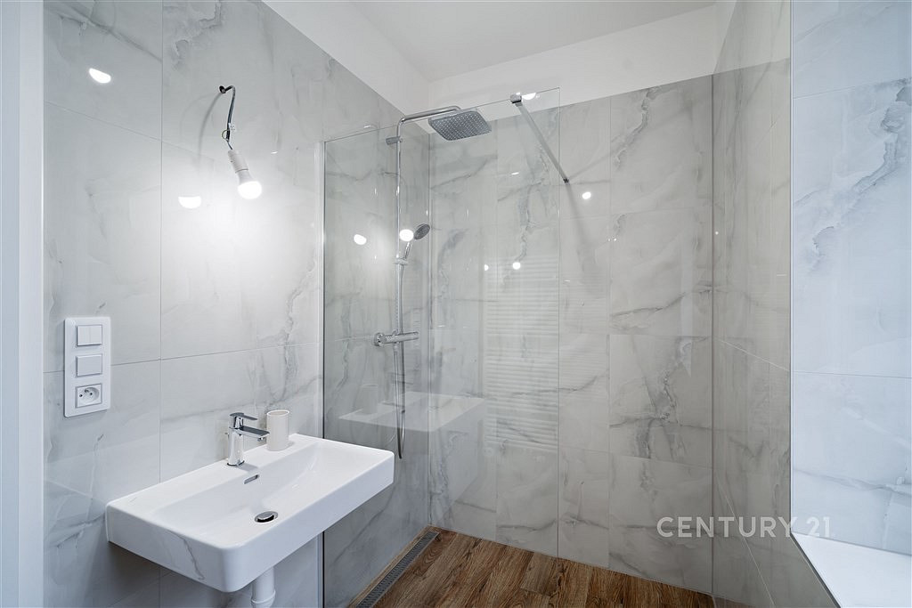 Pronájem bytu 2+1 70 m² - Widok 5