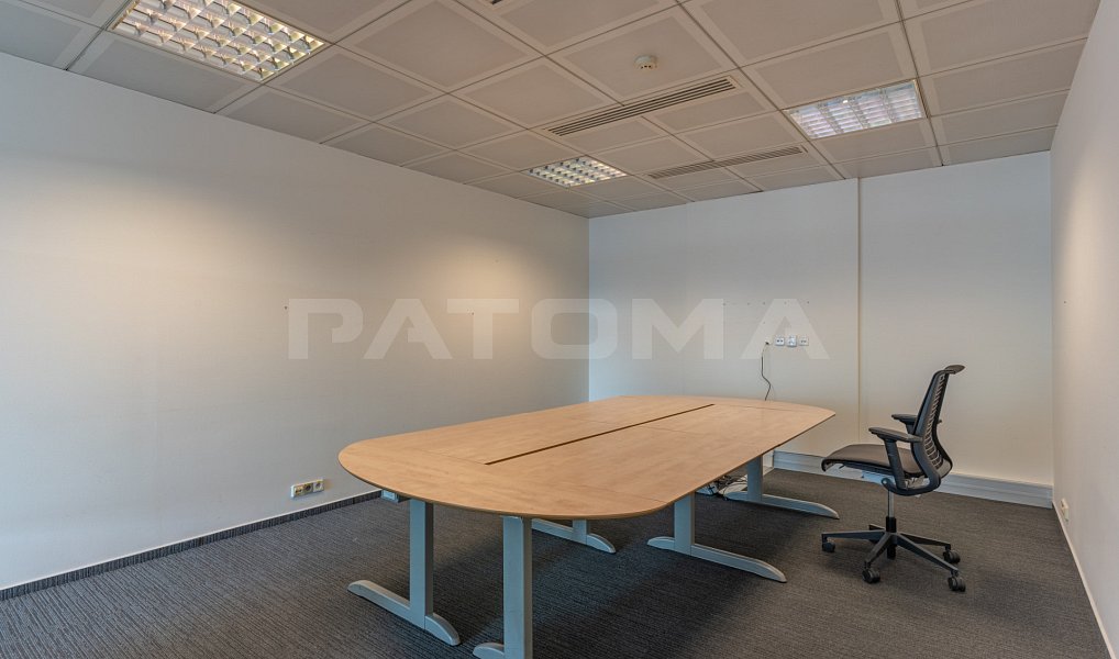 Pronájem kanceláře 674 m², Praha – náhled fotky 13