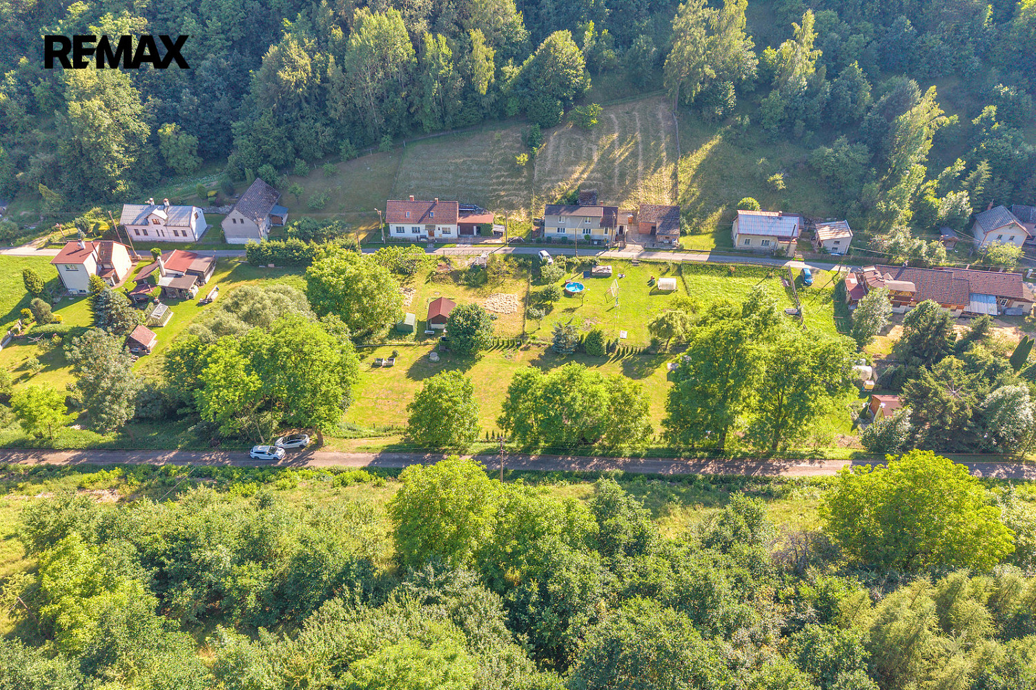 Prodej stavebního pozemku 847 m² – pohled 4