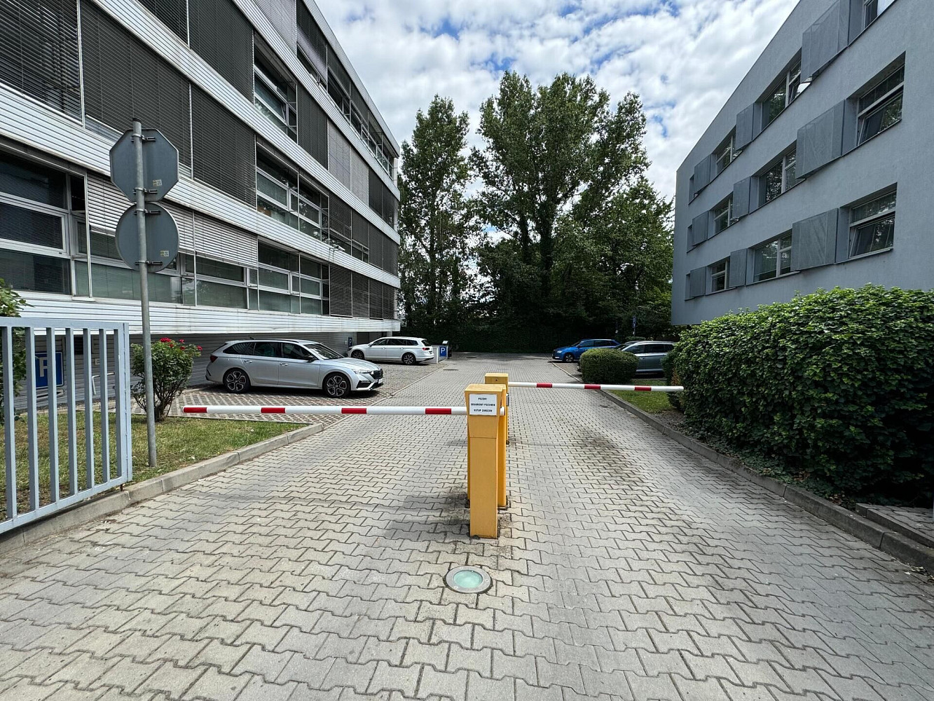Pronájem kanceláře 97 m² – další
