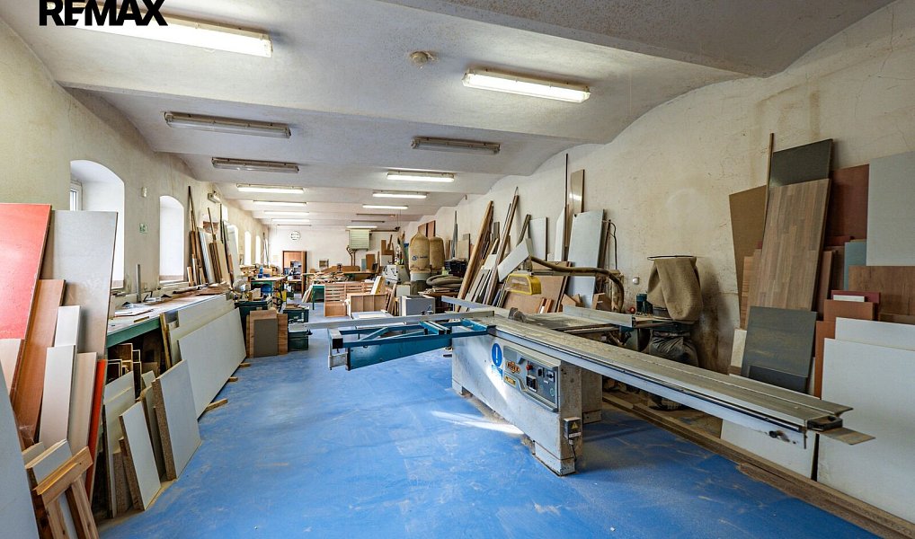 Prodej domu 507 m² s pozemkem 2 270 m², Vrbčany – náhled fotky 3