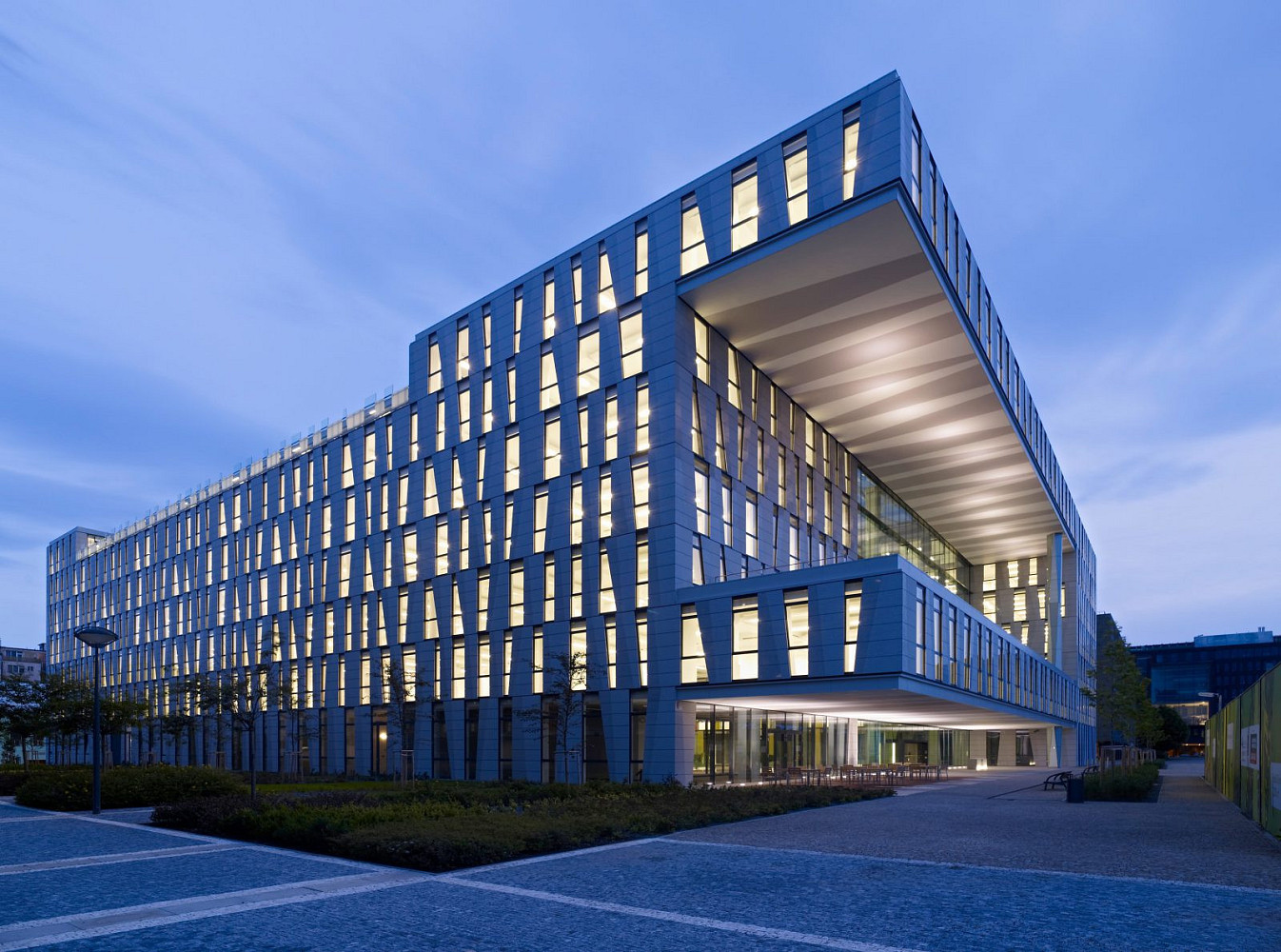 Pronájem kanceláře 550 m²