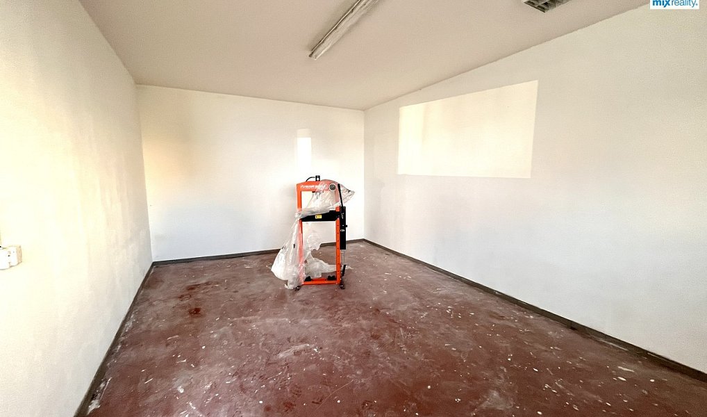 Pronájem skladovacích prostor 797 m², Tlučná – náhled fotky 9