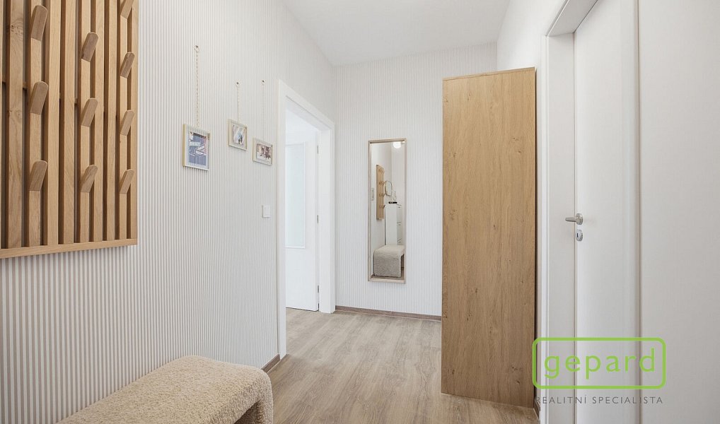 Prodej bytu 1+kk 40 m², Praha – náhled fotky 3