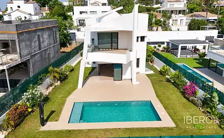 Prodej domu 326 m² s pozemkem 581 m²