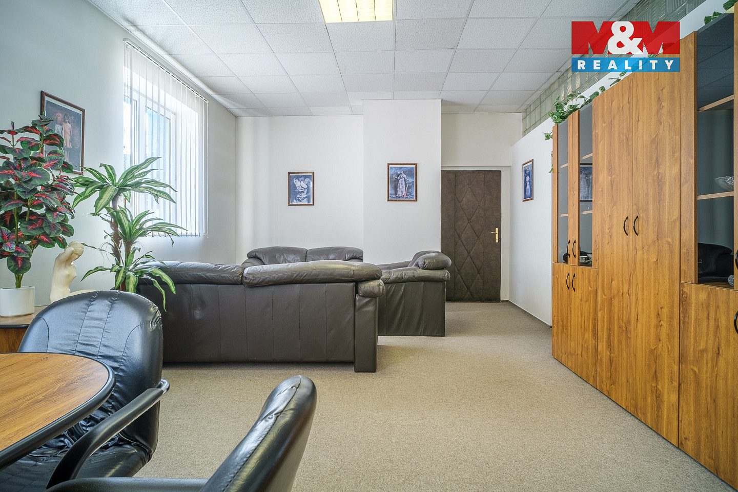 Pronájem obchodních prostor 1 200 m² — photo 2