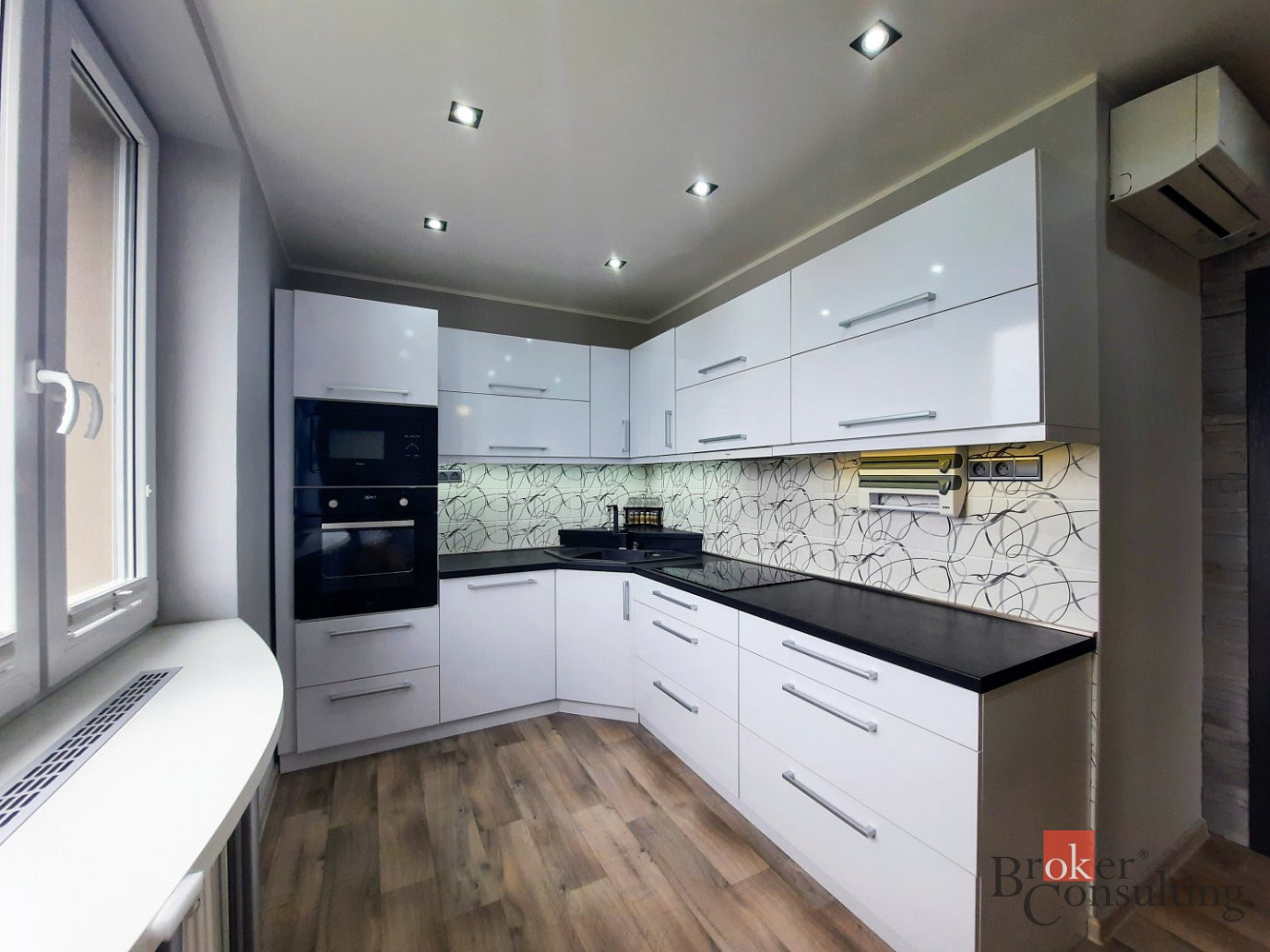 Pronájem bytu 3+kk 62 m² – fotografie 2