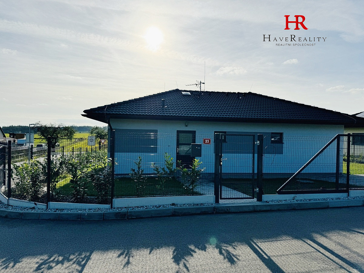 Pronájem domu 106 m² s pozemkem 813 m²
