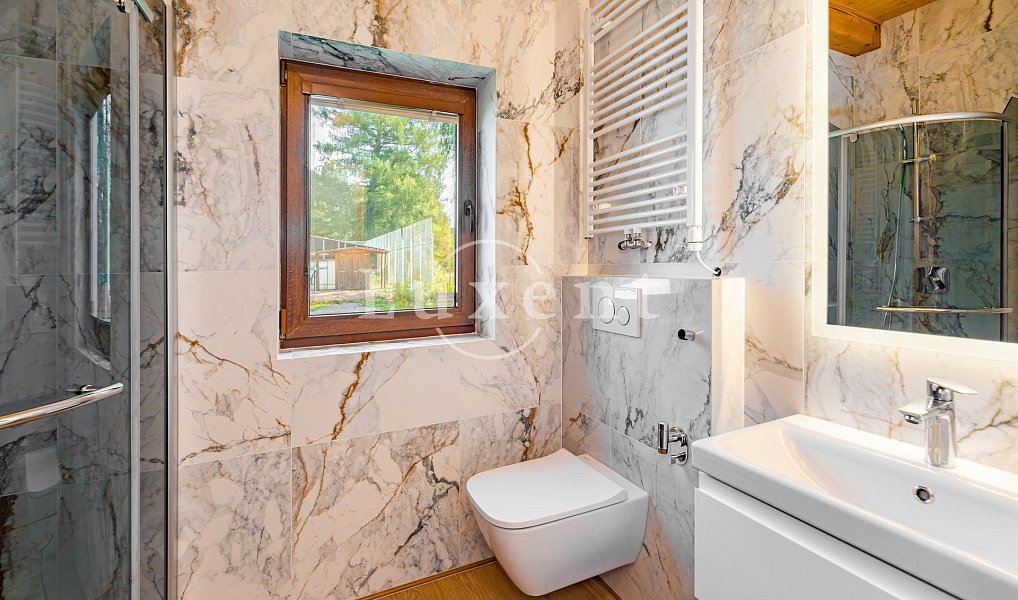 Prodej domu 186 m² s pozemkem 1 808 m², Horní Planá – náhled fotky 16
