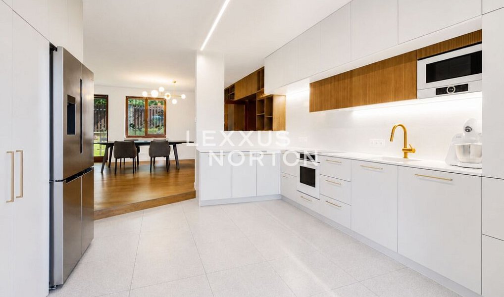 Prodej domu 378 m² s pozemkem 1 502 m², Zvole – náhled fotky 7