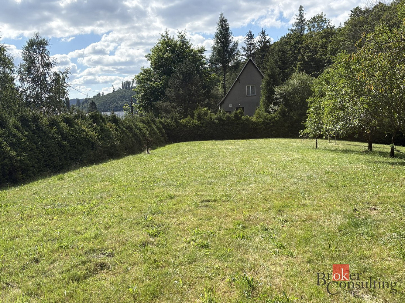 Prodej stavebního pozemku 1 300 m² – fotografie 2