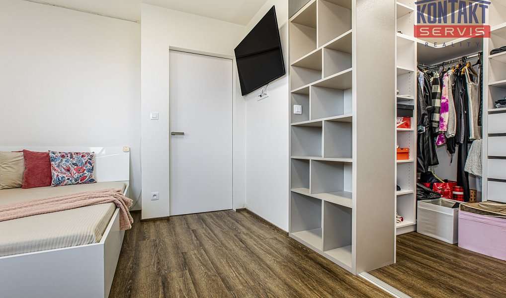Prodej domu 236 m² s pozemkem 1 076 m², Hlincová Hora – náhled fotky 28