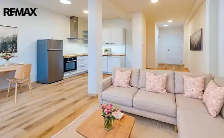 Pronájem bytu 2+1 75 m², Škroupovo náměstí, Česká Lípa