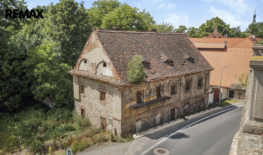 Prodej domu 360 m² s pozemkem 410 m², Liběchov – náhled fotky 2