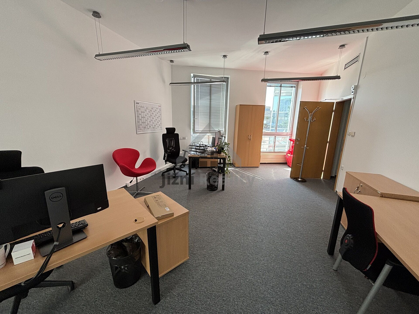Pronájem kanceláře 250 m² – fotografie 5