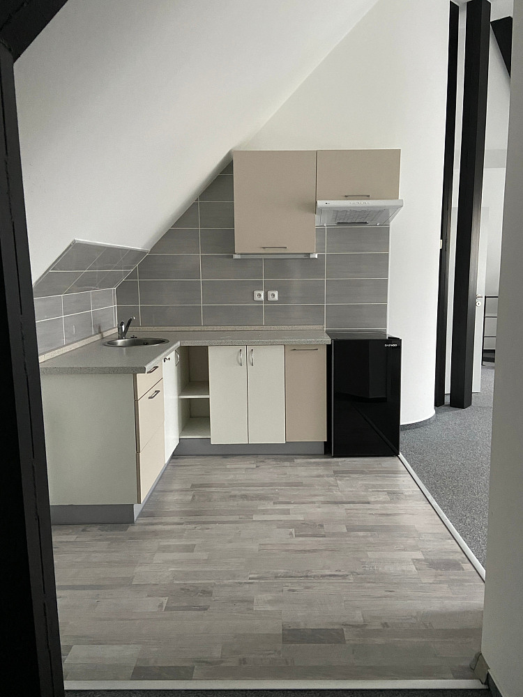 Pronájem kanceláře 100 m² — photo 4