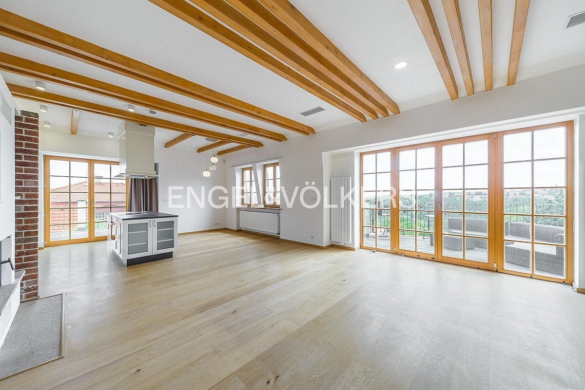 Pronájem bytu 4+kk 202 m²
