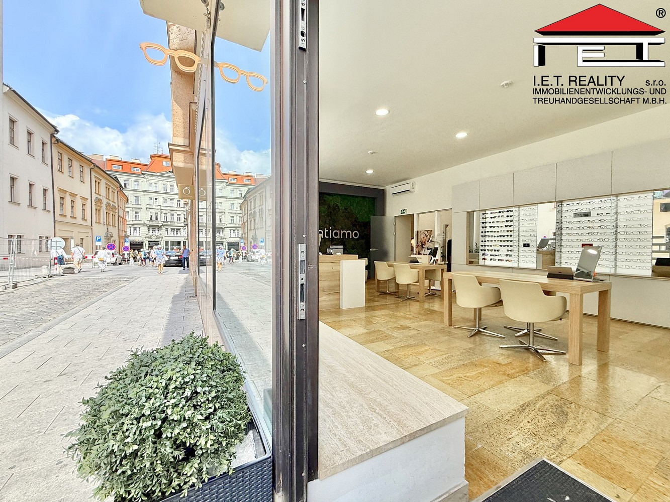 Pronájem obchodních prostor 75 m² – fotografie 3