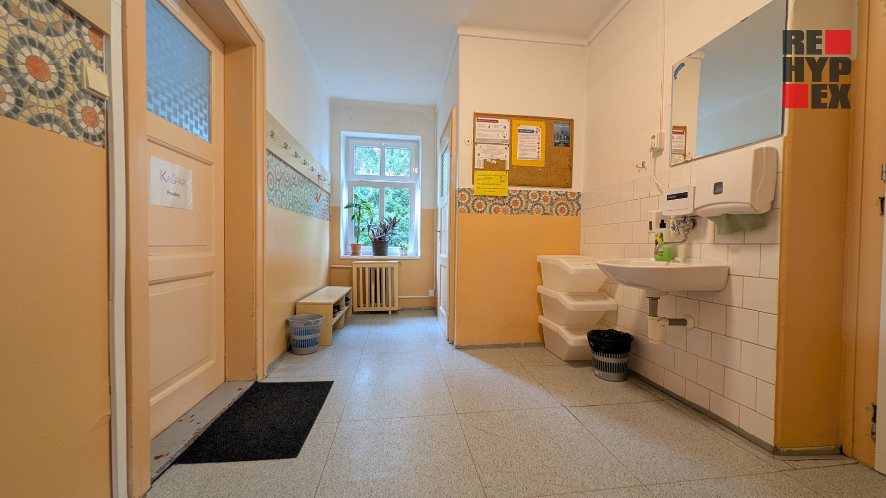 Kancelář / učebna 40,46 m² ve vile v ulici Kašparova Vesec – další