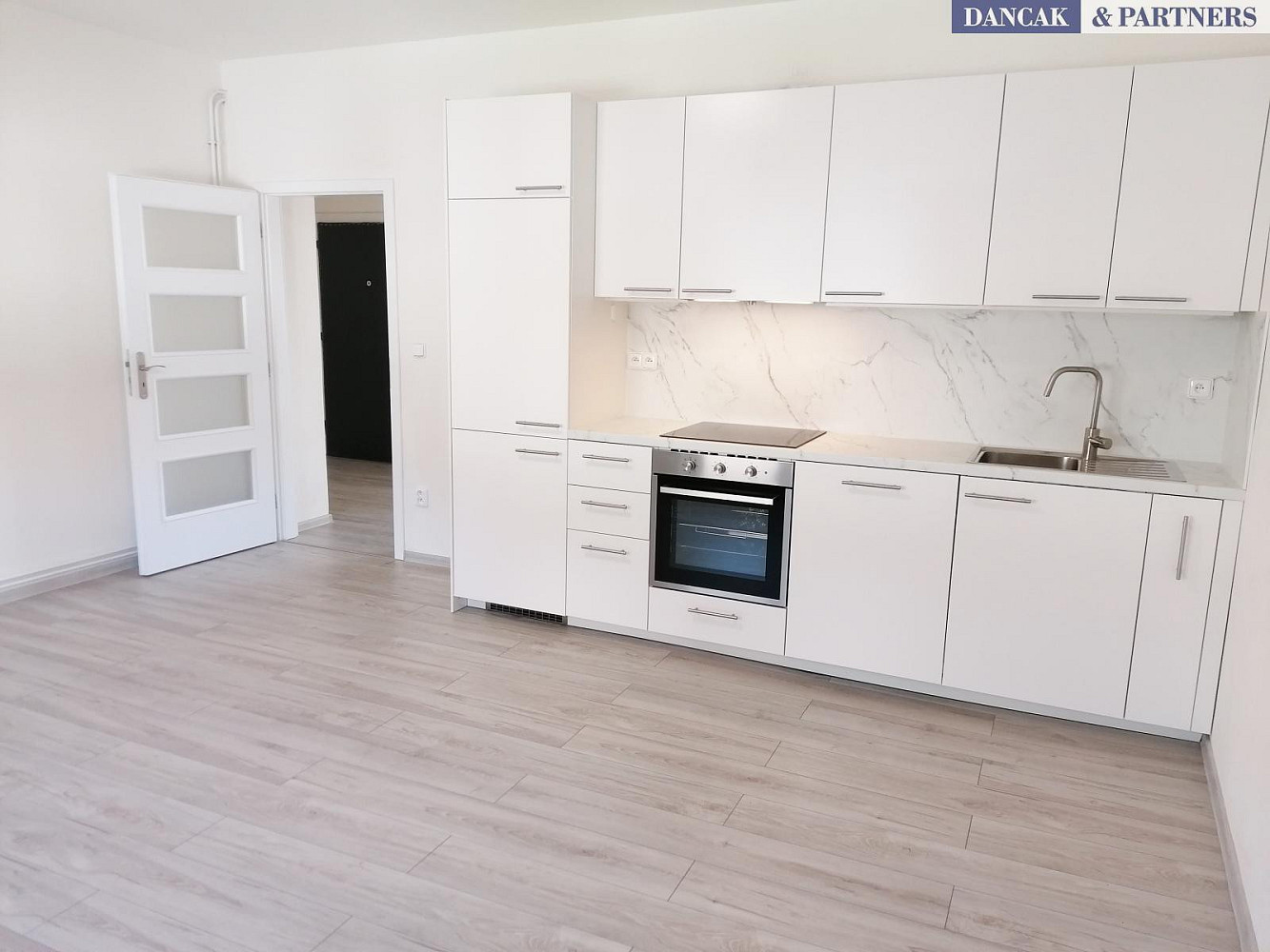 Pronájem bytu 2+kk 53 m² — photo 2
