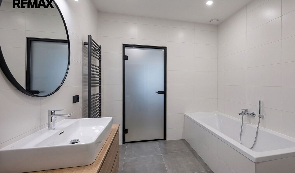 Prodej domu 240 m² s pozemkem 808 m², Karlovy Vary – náhled fotky 29