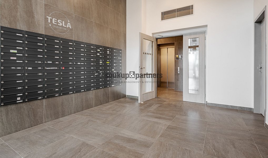 Prodej bytu 1+kk 37 m², Praha – náhled fotky 14