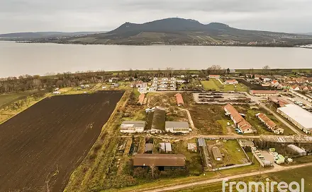 Prodej komerčního pozemku 9 422 m², Strachotín, okres Břeclav