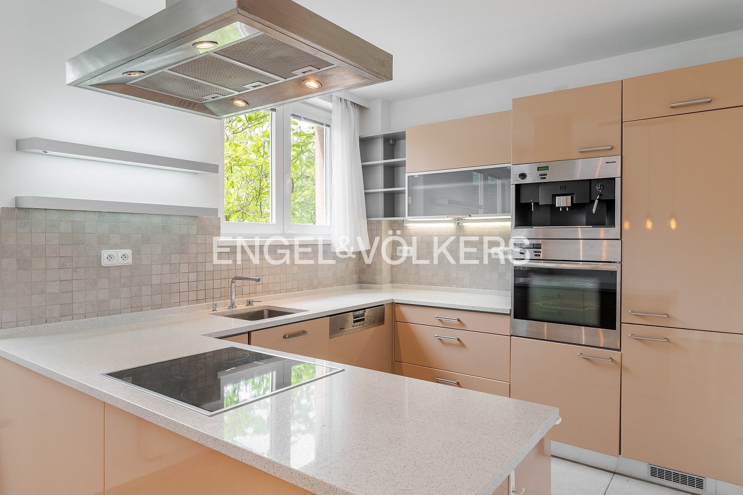 Pronájem domu 172 m² s pozemkem 295 m² — photo 4