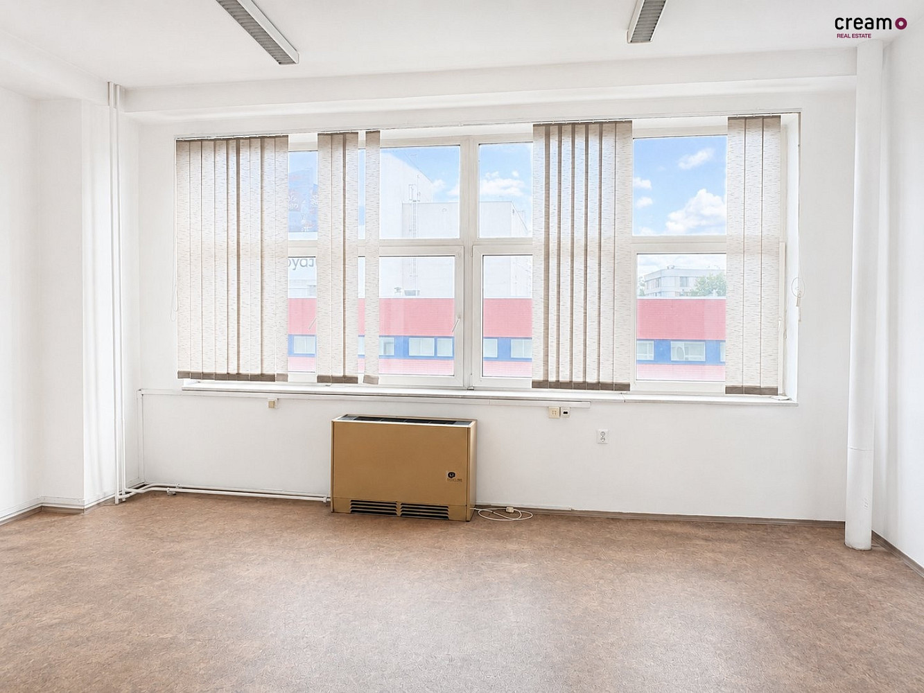 Pronájem kanceláře 660 m² – fotografie 4