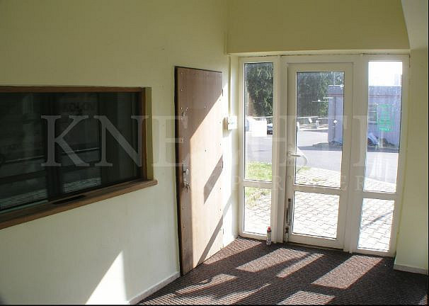 Prodej obchodních prostor 70 m² – fotografie 3