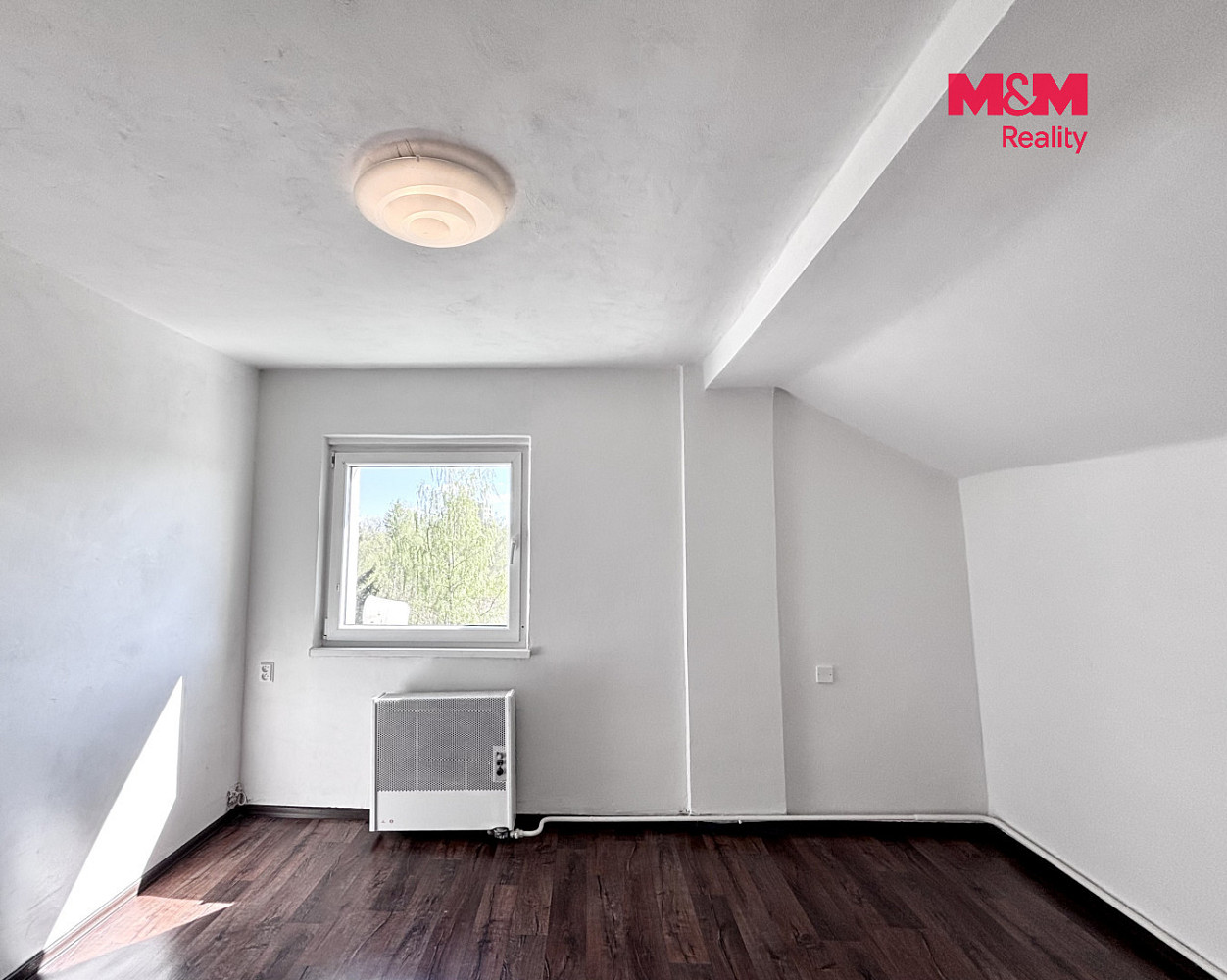 Pronájem bytu 1+kk 24 m² – fotografie 3