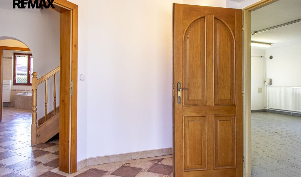 Prodej domu 302 m² s pozemkem 1 176 m², Ratiboř – náhled fotky 21