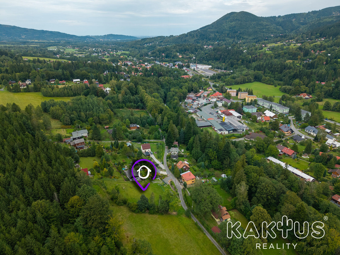Prodej stavebního pozemku 1 367 m² – fotografie 5