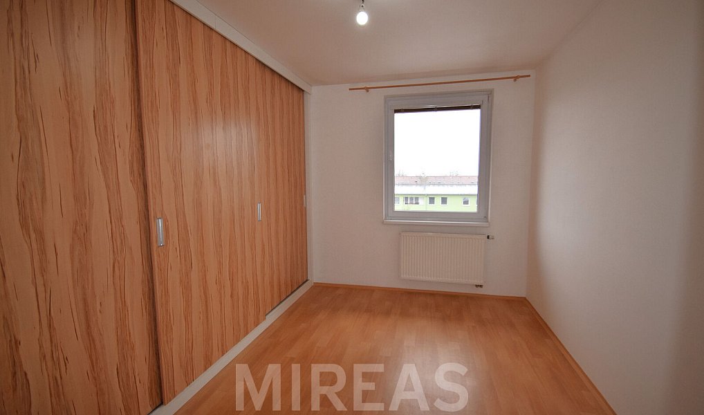 Pronájem bytu 3+kk 99 m², Milovice – náhled fotky 5