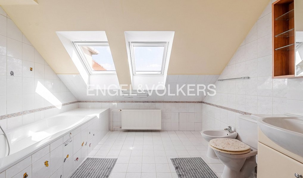 Prodej bytu 4+kk 135 m², Praha – náhled fotky 11