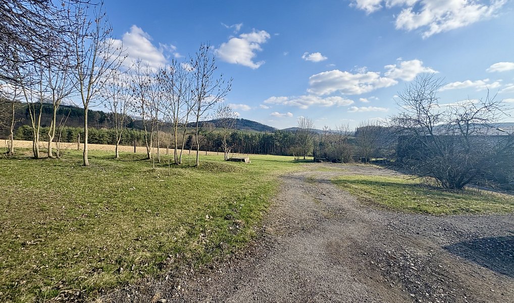 Prodej stavebního pozemku 9 213 m², Vysoký Chlumec – náhled fotky 5
