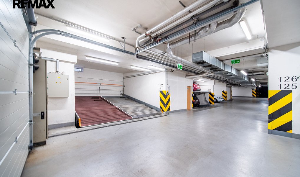 Prodej garážového stání, Praha 9 - Kbely, Praha – náhled fotky 3