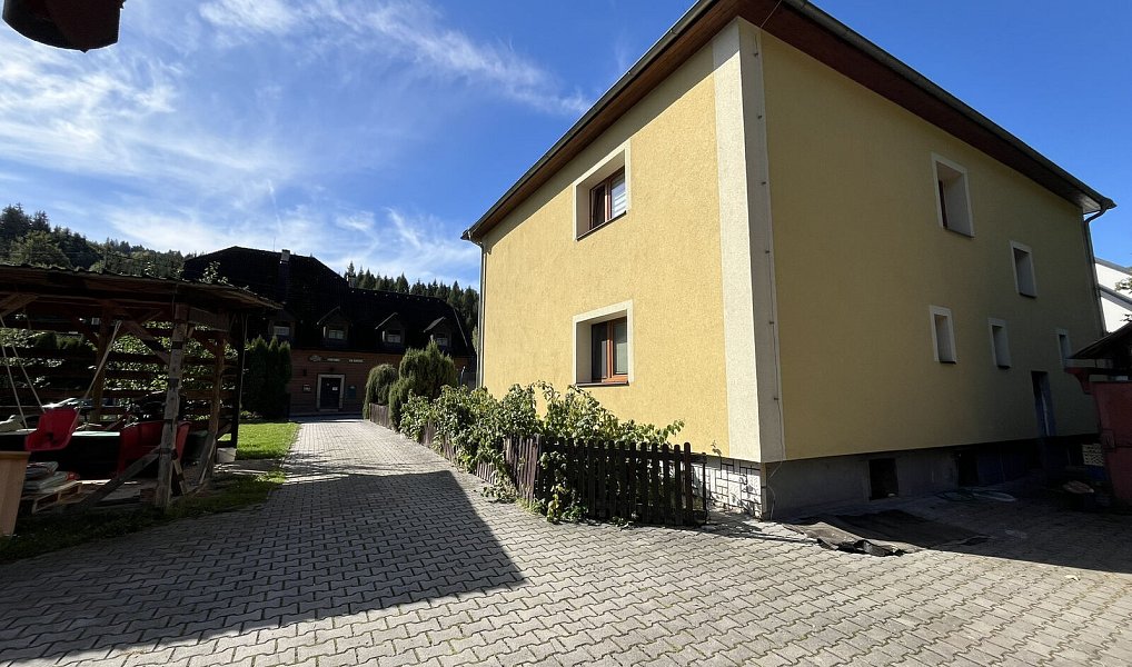 Prodej domu 200 m² s pozemkem 1 192 m², Valašská Bystřice – náhled fotky 32