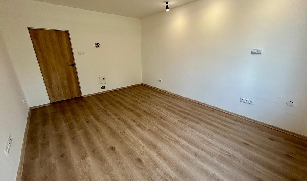 Pronájem bytu 2+1 68 m², Trojanovice – náhled fotky 3