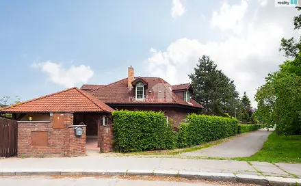 Prodej domu 420 m² s pozemkem 717 m², Vzdušná, Praha 4 - Lhotka