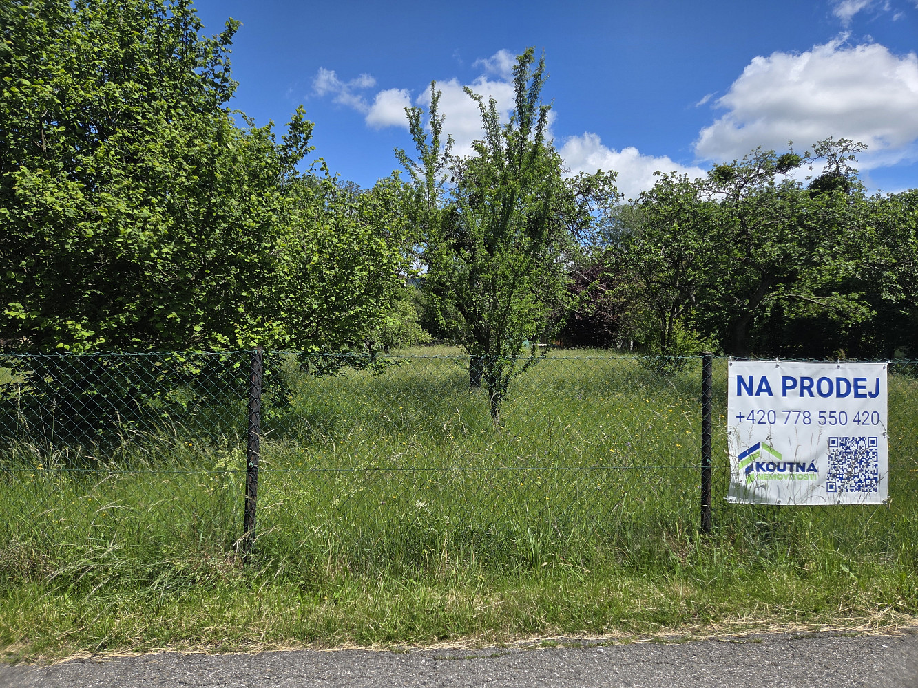 Prodej stavebního pozemku 2 087 m² — photo 2