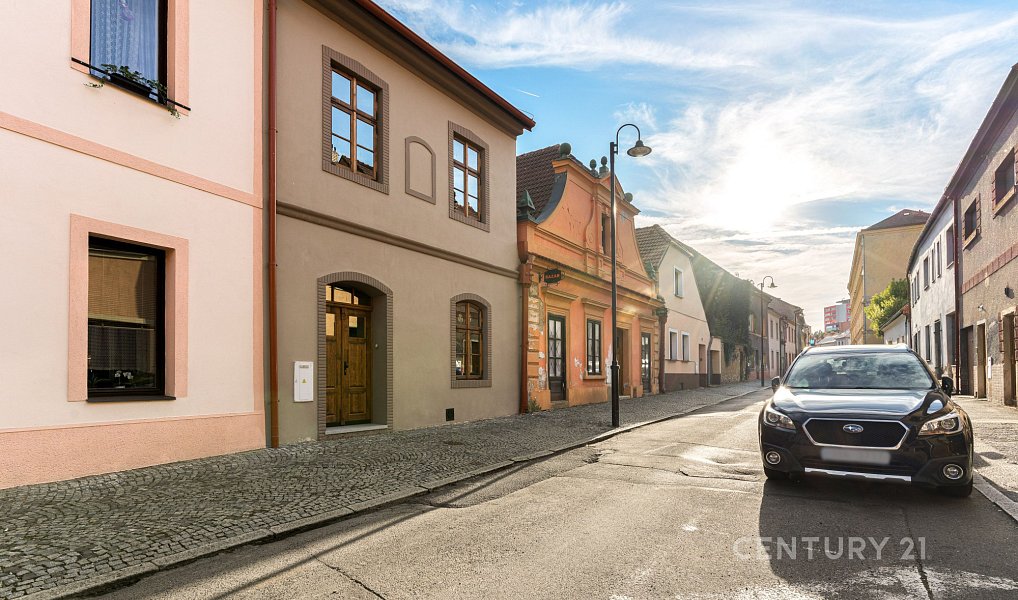Prodej nájemního domu, činžáku 370 m², Slaný – náhled fotky 37