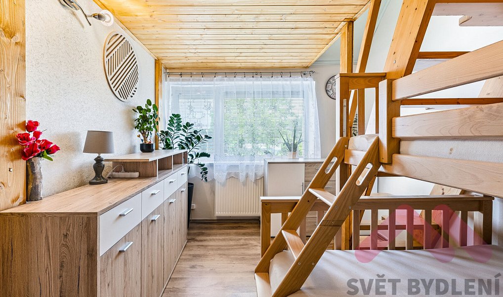 Prodej domu 160 m² s pozemkem 210 m², Nupaky – náhled fotky 33