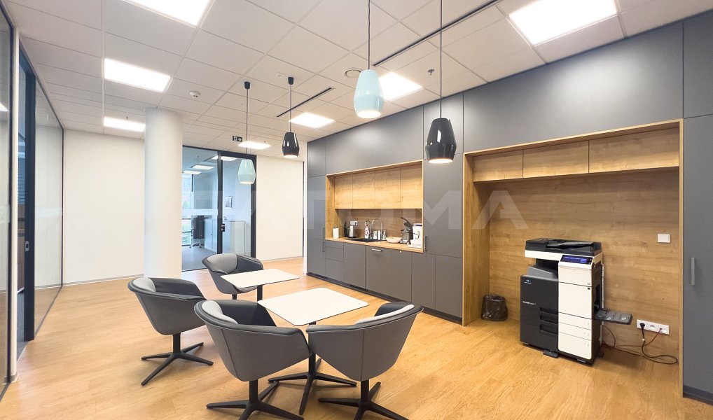 Pronájem kanceláře 202 m², Praha – náhled fotky 4
