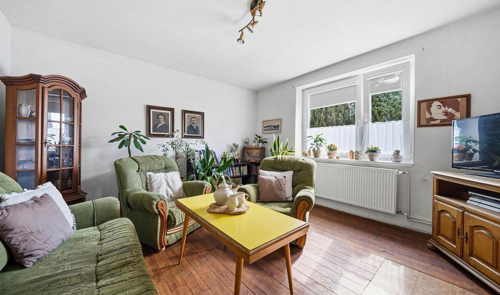 Prodej domu 228 m² s pozemkem 842 m², Holice – náhled fotky 7